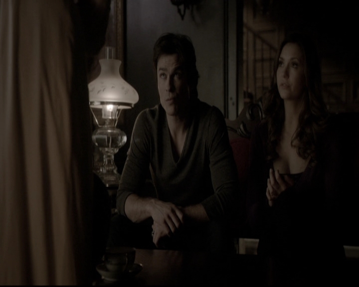 VampireDiariesWorld-dot-nl_6x17ABirdInAGildedCage0930.jpg