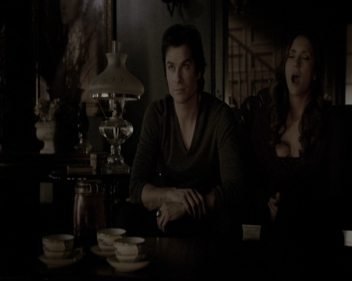 VampireDiariesWorld-dot-nl_6x17ABirdInAGildedCage0949.jpg