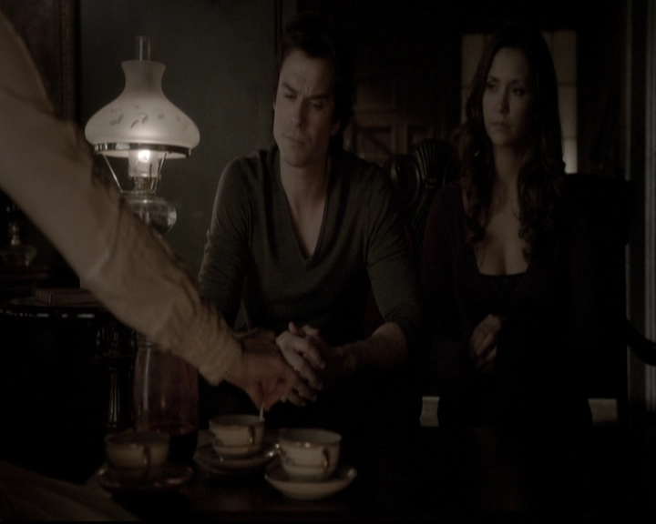 VampireDiariesWorld-dot-nl_6x17ABirdInAGildedCage0964.jpg