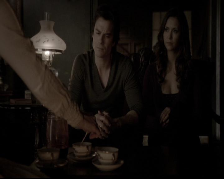 VampireDiariesWorld-dot-nl_6x17ABirdInAGildedCage0965.jpg