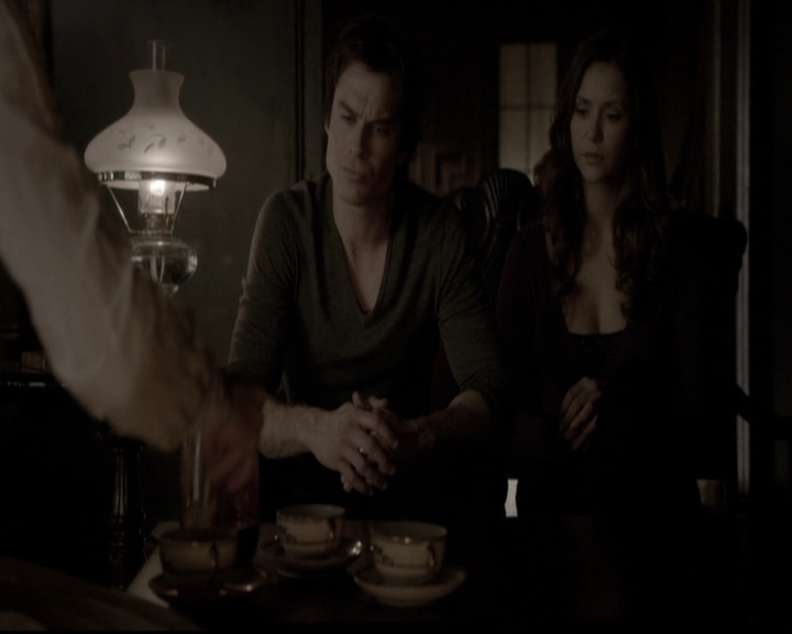 VampireDiariesWorld-dot-nl_6x17ABirdInAGildedCage0968.jpg