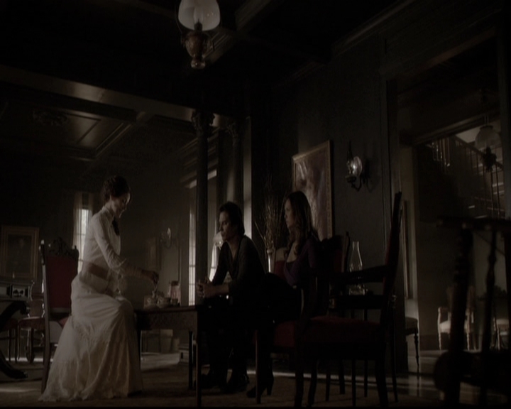 VampireDiariesWorld-dot-nl_6x17ABirdInAGildedCage0975.jpg