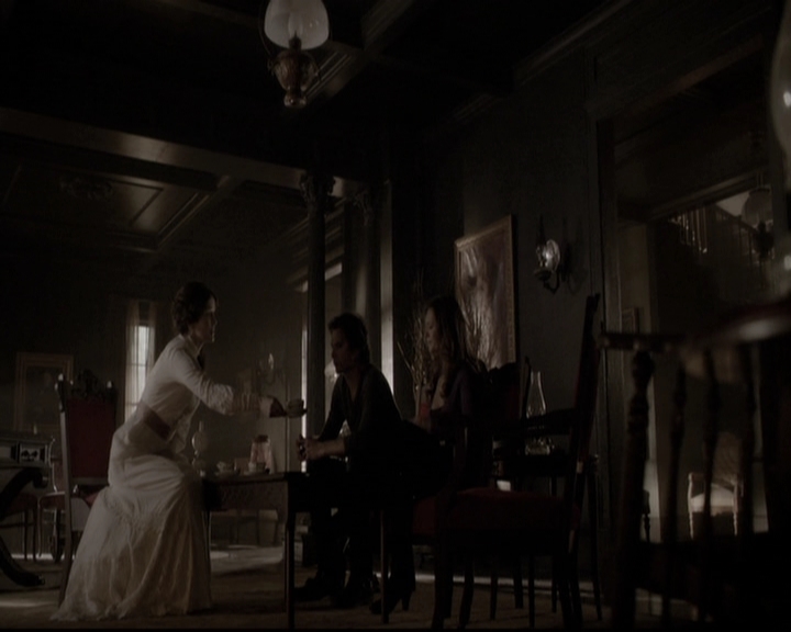 VampireDiariesWorld-dot-nl_6x17ABirdInAGildedCage0980.jpg