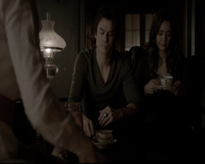 VampireDiariesWorld-dot-nl_6x17ABirdInAGildedCage0988.jpg