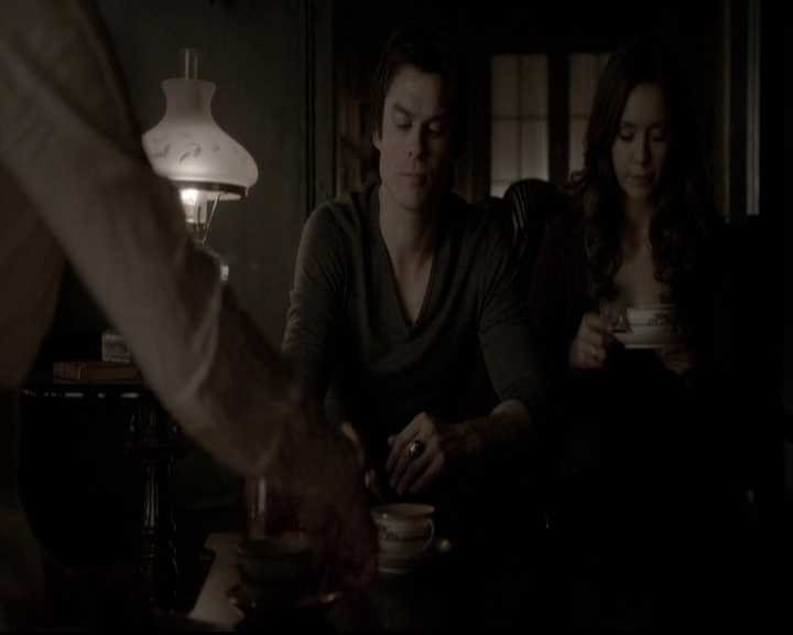 VampireDiariesWorld-dot-nl_6x17ABirdInAGildedCage0989.jpg