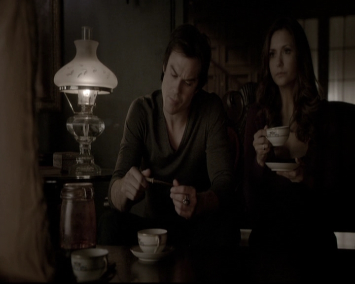 VampireDiariesWorld-dot-nl_6x17ABirdInAGildedCage0998.jpg