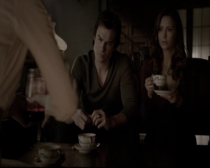 VampireDiariesWorld-dot-nl_6x17ABirdInAGildedCage1004.jpg