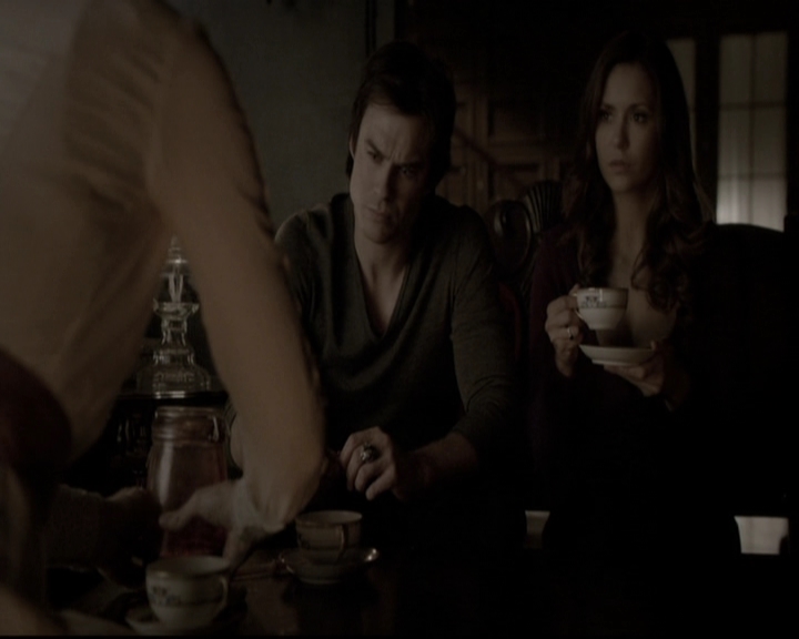 VampireDiariesWorld-dot-nl_6x17ABirdInAGildedCage1005.jpg