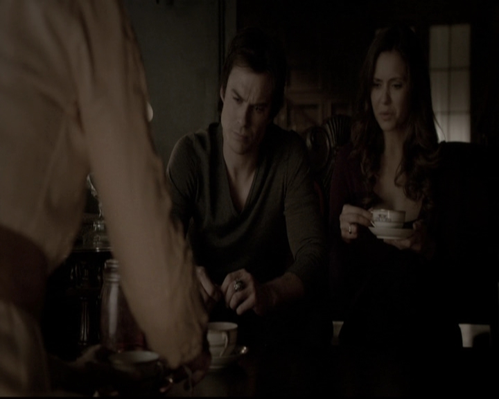 VampireDiariesWorld-dot-nl_6x17ABirdInAGildedCage1008.jpg