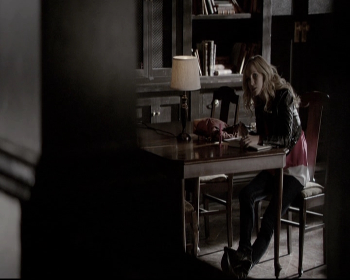 VampireDiariesWorld-dot-nl_6x17ABirdInAGildedCage1050.jpg