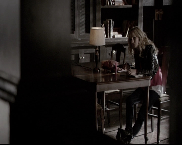 VampireDiariesWorld-dot-nl_6x17ABirdInAGildedCage1051.jpg