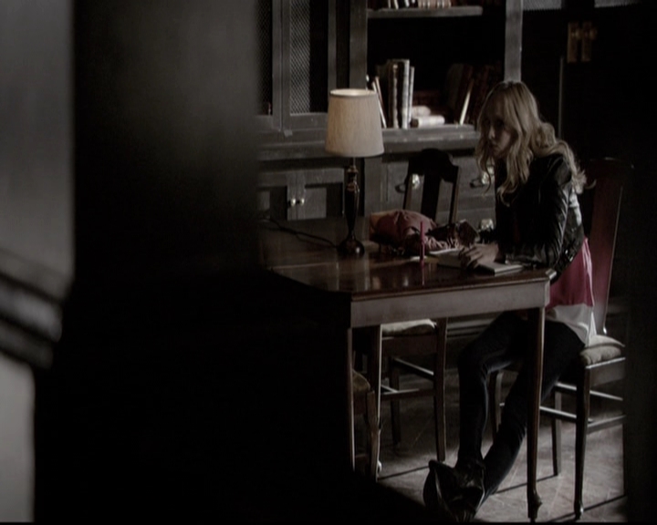 VampireDiariesWorld-dot-nl_6x17ABirdInAGildedCage1052.jpg