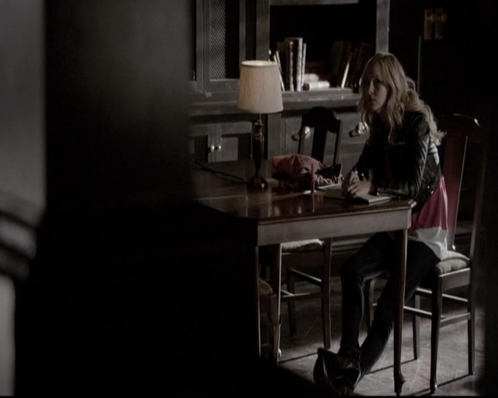 VampireDiariesWorld-dot-nl_6x17ABirdInAGildedCage1053.jpg