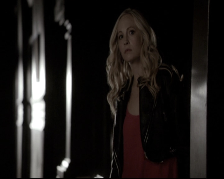 VampireDiariesWorld-dot-nl_6x17ABirdInAGildedCage1062.jpg