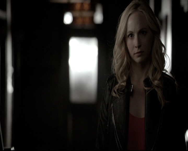 VampireDiariesWorld-dot-nl_6x17ABirdInAGildedCage1069.jpg