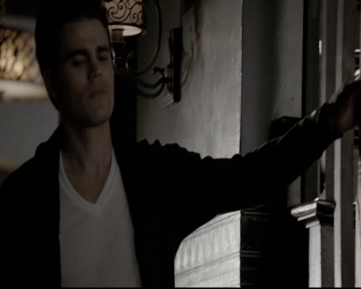 VampireDiariesWorld-dot-nl_6x17ABirdInAGildedCage1078.jpg