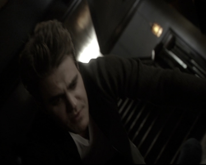 VampireDiariesWorld-dot-nl_6x17ABirdInAGildedCage1085.jpg