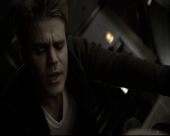 VampireDiariesWorld-dot-nl_6x17ABirdInAGildedCage1088.jpg