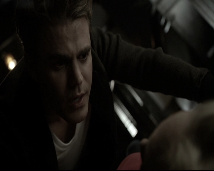 VampireDiariesWorld-dot-nl_6x17ABirdInAGildedCage1095.jpg