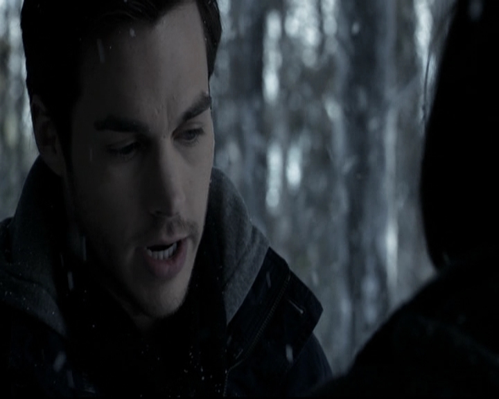 VampireDiariesWorld-dot-nl_6x17ABirdInAGildedCage1142.jpg