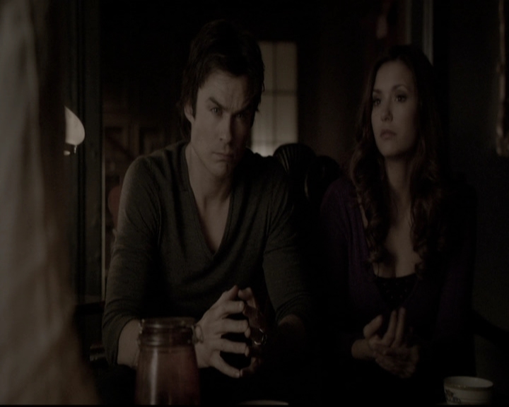 VampireDiariesWorld-dot-nl_6x17ABirdInAGildedCage1162.jpg