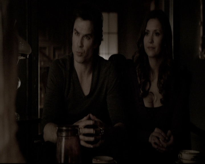 VampireDiariesWorld-dot-nl_6x17ABirdInAGildedCage1169.jpg