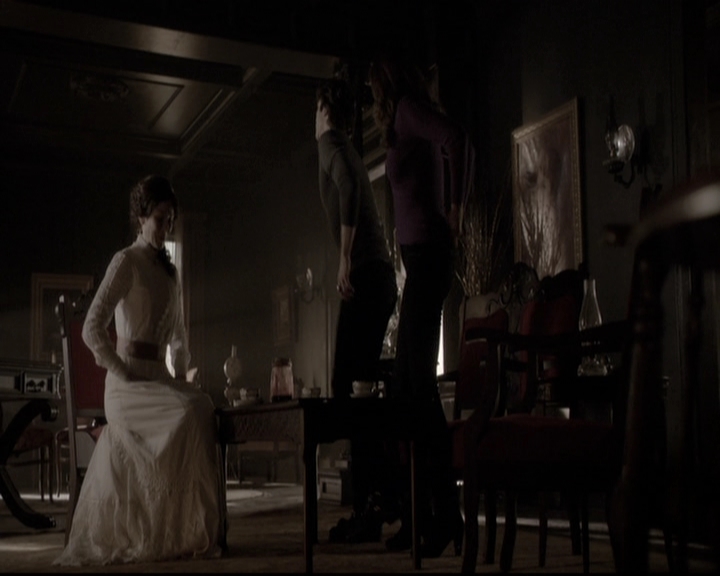 VampireDiariesWorld-dot-nl_6x17ABirdInAGildedCage1179.jpg