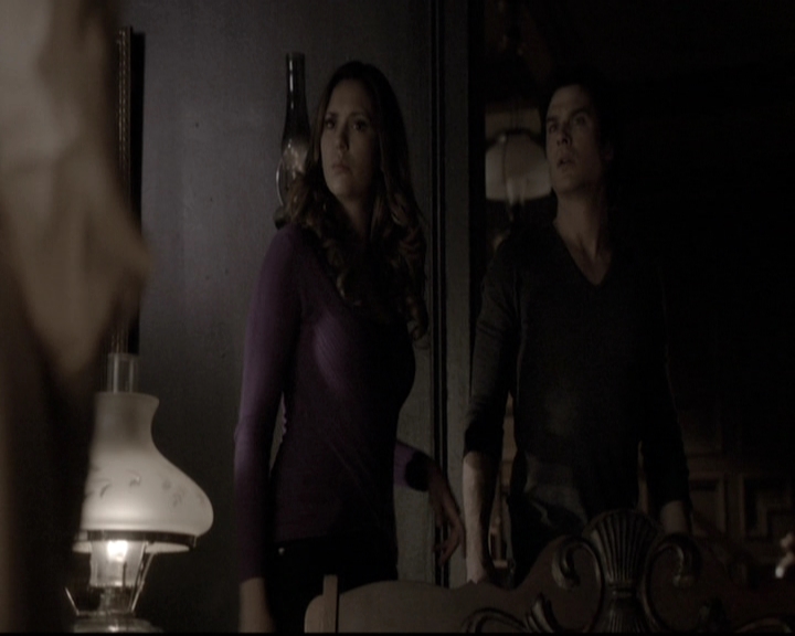 VampireDiariesWorld-dot-nl_6x17ABirdInAGildedCage1184.jpg