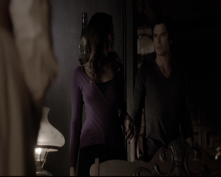 VampireDiariesWorld-dot-nl_6x17ABirdInAGildedCage1186.jpg