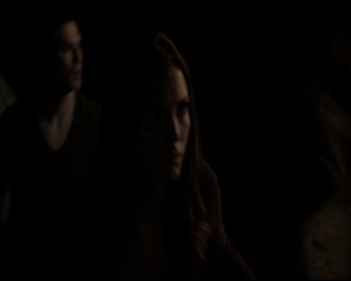 VampireDiariesWorld-dot-nl_6x17ABirdInAGildedCage1198.jpg