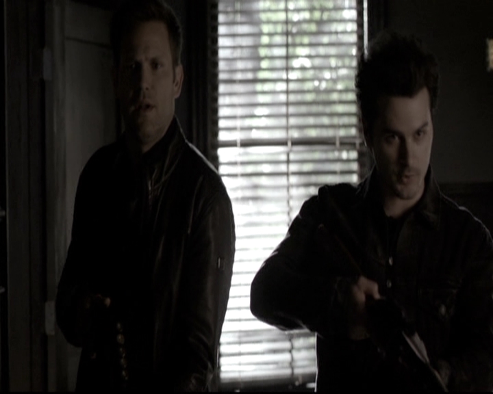 VampireDiariesWorld-dot-nl_6x17ABirdInAGildedCage1221.jpg