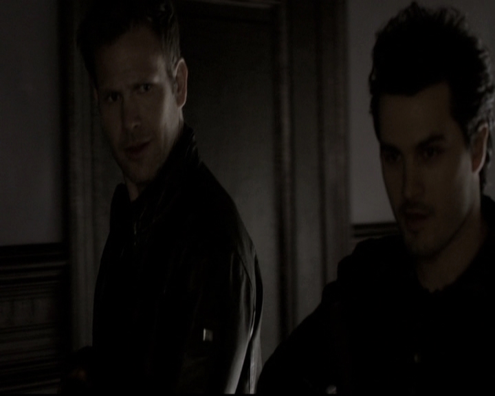 VampireDiariesWorld-dot-nl_6x17ABirdInAGildedCage1224.jpg