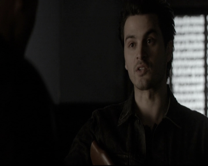 VampireDiariesWorld-dot-nl_6x17ABirdInAGildedCage1239.jpg