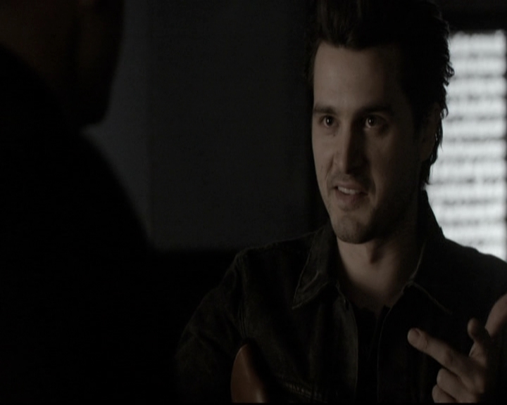 VampireDiariesWorld-dot-nl_6x17ABirdInAGildedCage1273.jpg