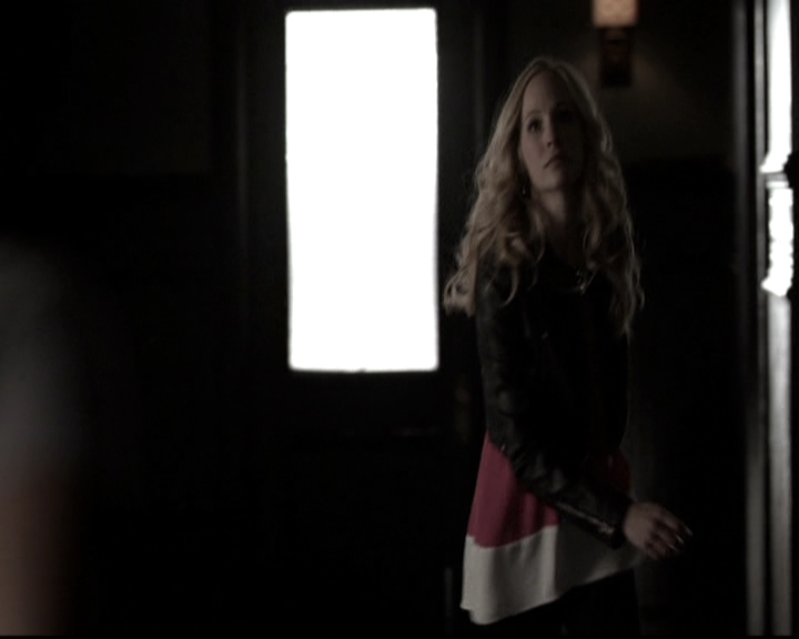 VampireDiariesWorld-dot-nl_6x17ABirdInAGildedCage1293.jpg