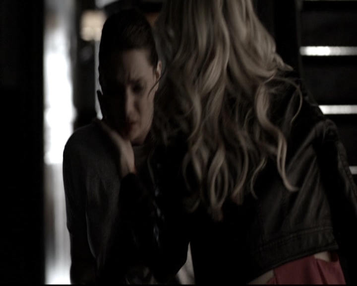 VampireDiariesWorld-dot-nl_6x17ABirdInAGildedCage1316.jpg