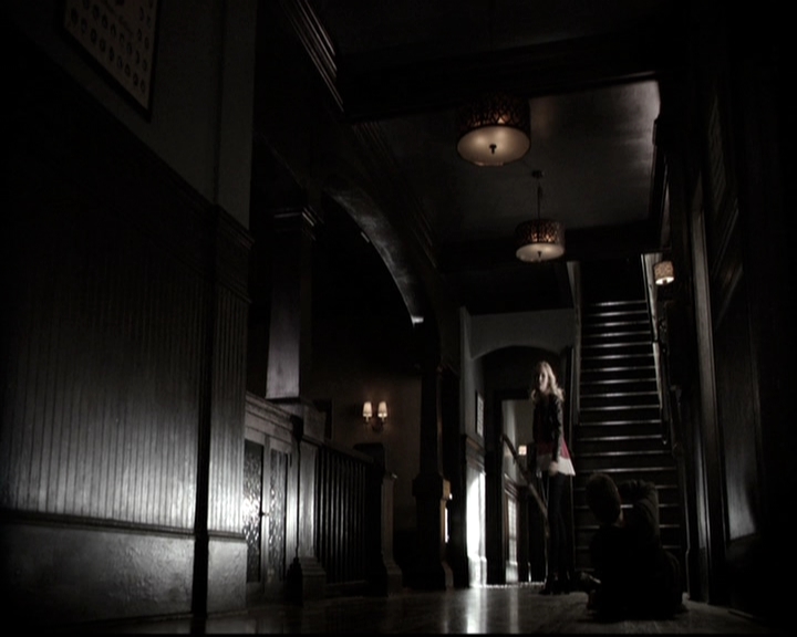 VampireDiariesWorld-dot-nl_6x17ABirdInAGildedCage1323.jpg