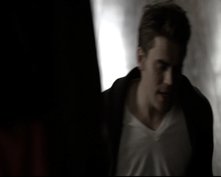 VampireDiariesWorld-dot-nl_6x17ABirdInAGildedCage1329.jpg