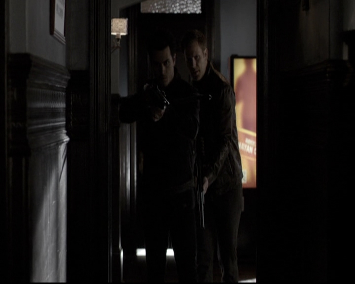 VampireDiariesWorld-dot-nl_6x17ABirdInAGildedCage1342.jpg