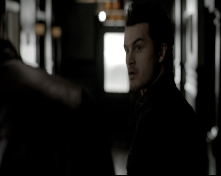 VampireDiariesWorld-dot-nl_6x17ABirdInAGildedCage1351.jpg