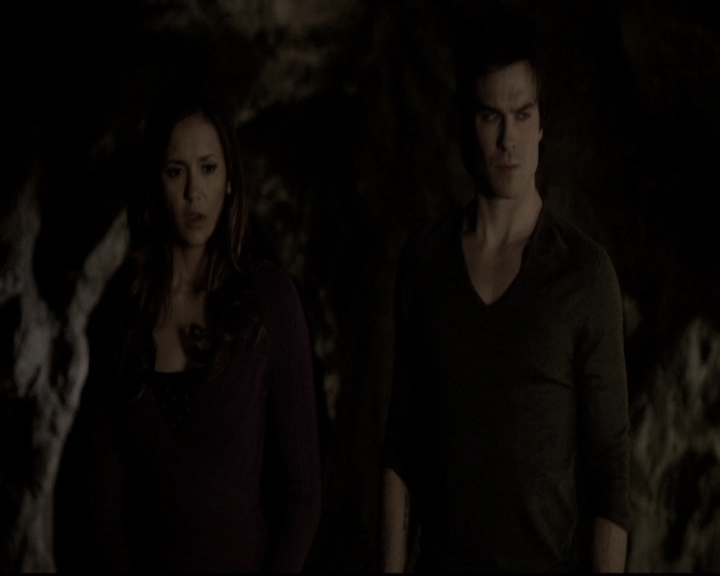 VampireDiariesWorld-dot-nl_6x17ABirdInAGildedCage1363.jpg