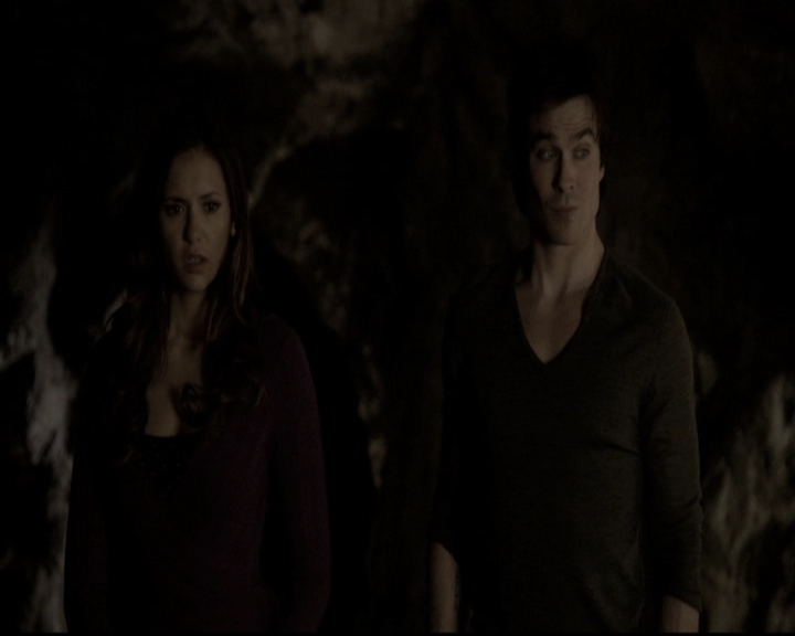 VampireDiariesWorld-dot-nl_6x17ABirdInAGildedCage1364.jpg