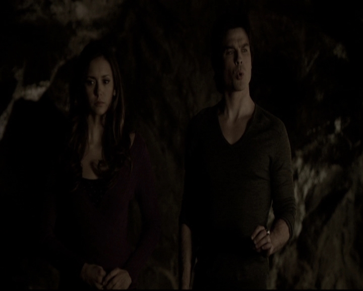 VampireDiariesWorld-dot-nl_6x17ABirdInAGildedCage1373.jpg