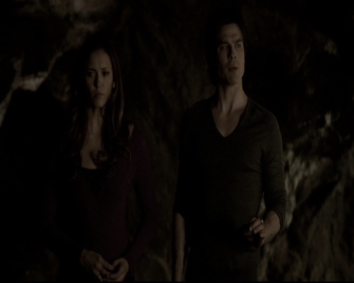 VampireDiariesWorld-dot-nl_6x17ABirdInAGildedCage1374.jpg