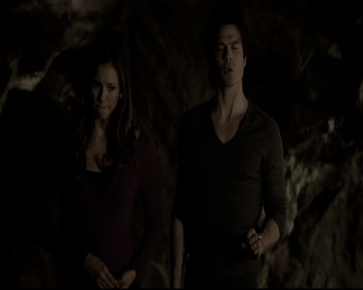 VampireDiariesWorld-dot-nl_6x17ABirdInAGildedCage1376.jpg