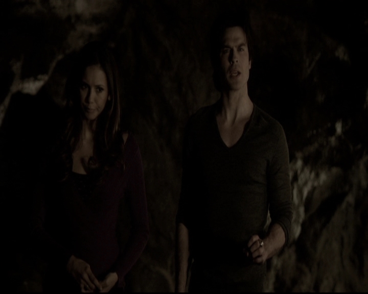 VampireDiariesWorld-dot-nl_6x17ABirdInAGildedCage1377.jpg