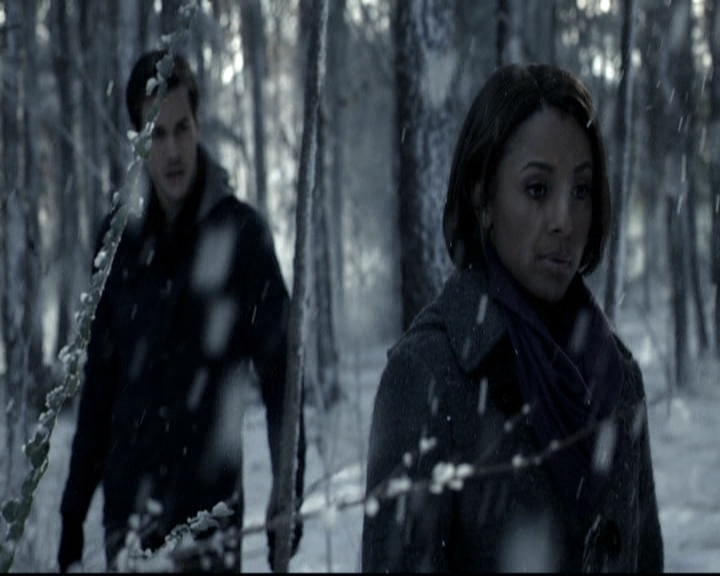 VampireDiariesWorld-dot-nl_6x17ABirdInAGildedCage1463.jpg