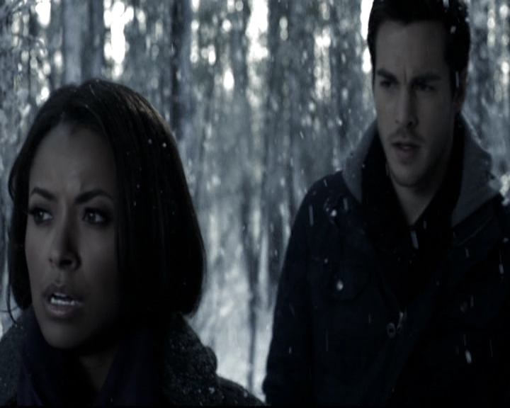 VampireDiariesWorld-dot-nl_6x17ABirdInAGildedCage1469.jpg