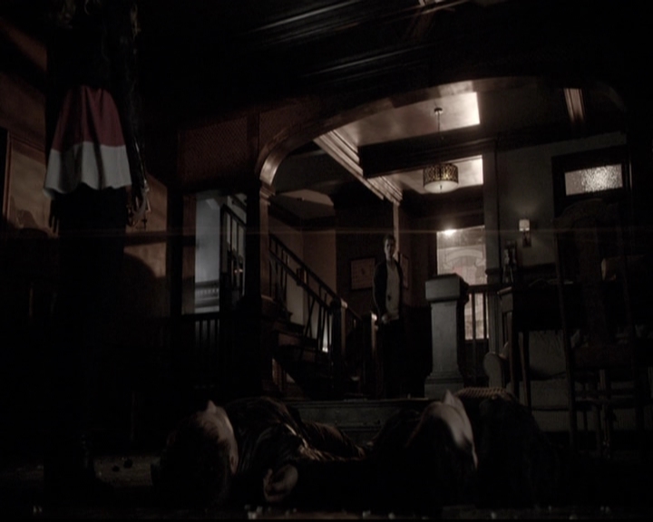 VampireDiariesWorld-dot-nl_6x17ABirdInAGildedCage1538.jpg