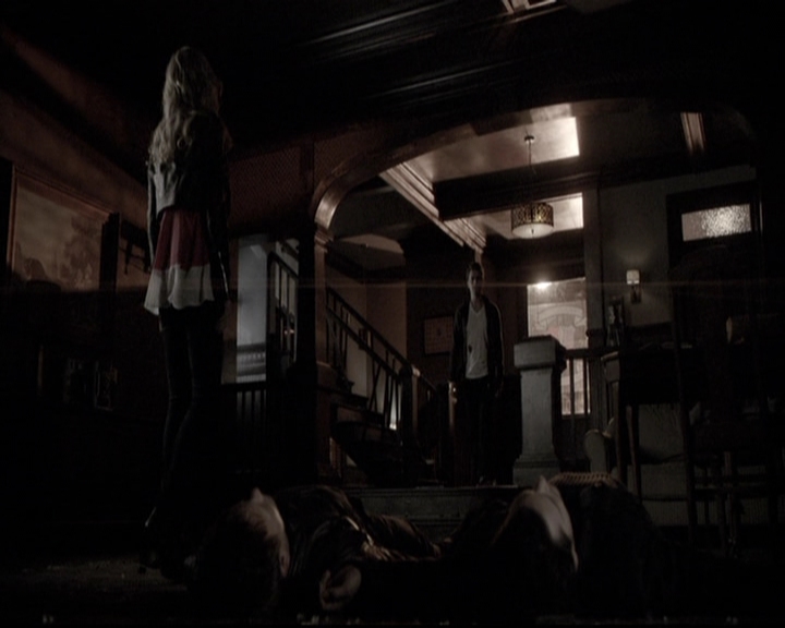 VampireDiariesWorld-dot-nl_6x17ABirdInAGildedCage1540.jpg